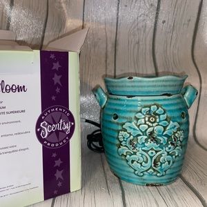 Scentsy Rustic Bloom Warmer; New in box